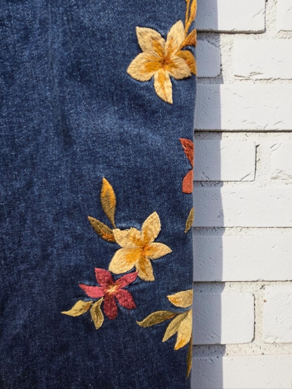 Driftwood Boyfriend Overalls Blue Denim Floral Embroidery Trim Womens Size Large - Picture 9 of 16
